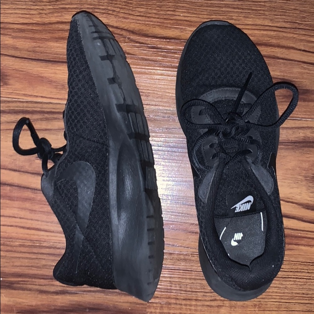 Nike Tanjun Women’s Shoes